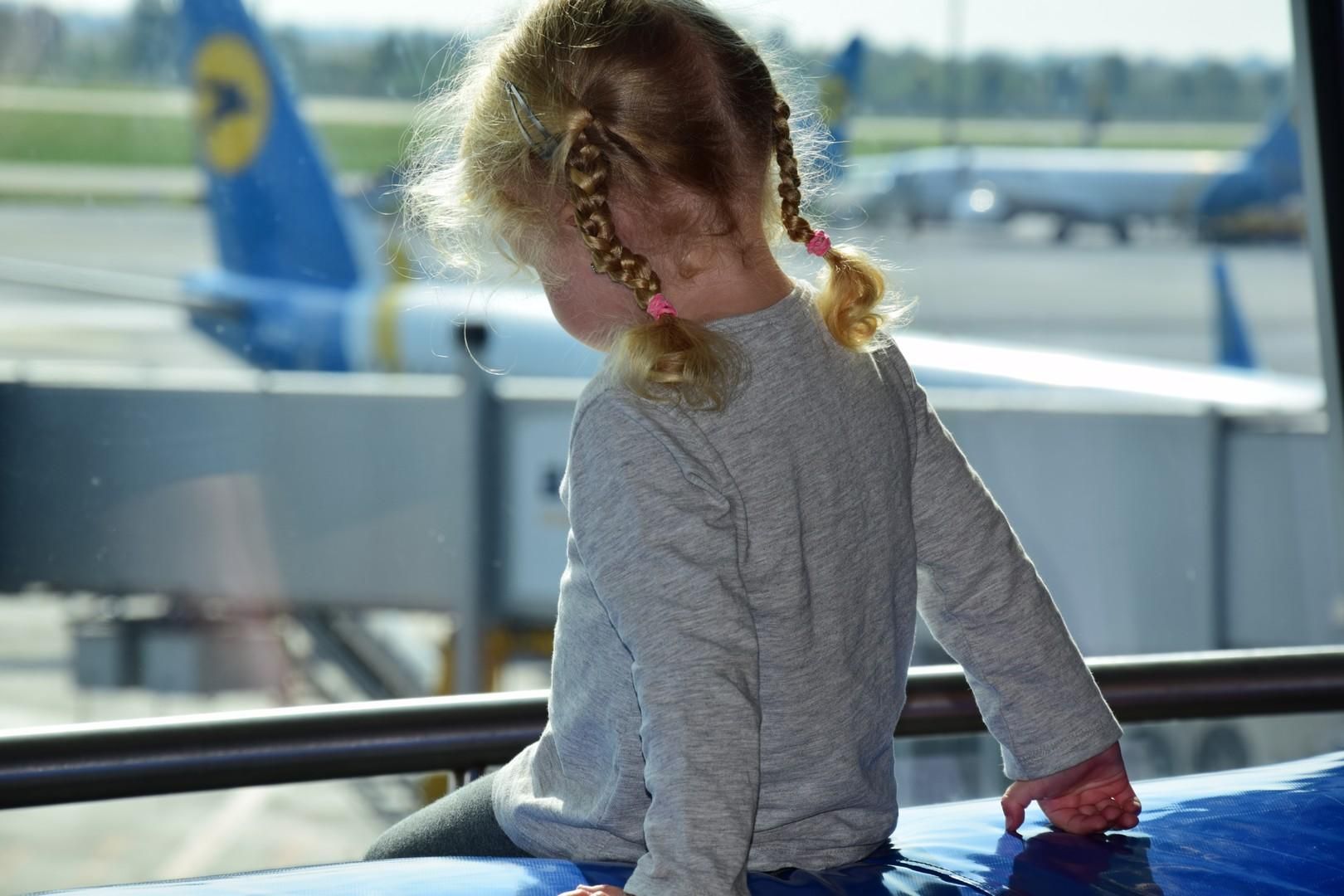 В СНБО объяснили, кто может вывезти ребенка за границу - 24 Канал В СНБО объяснили, кто может вывезти ребенка за границу - 24 Канал