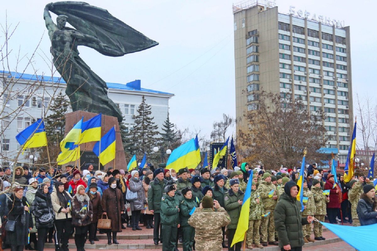 Жителі Бердянська продовжують виходити на мітинги попри залякування - 24 Канал