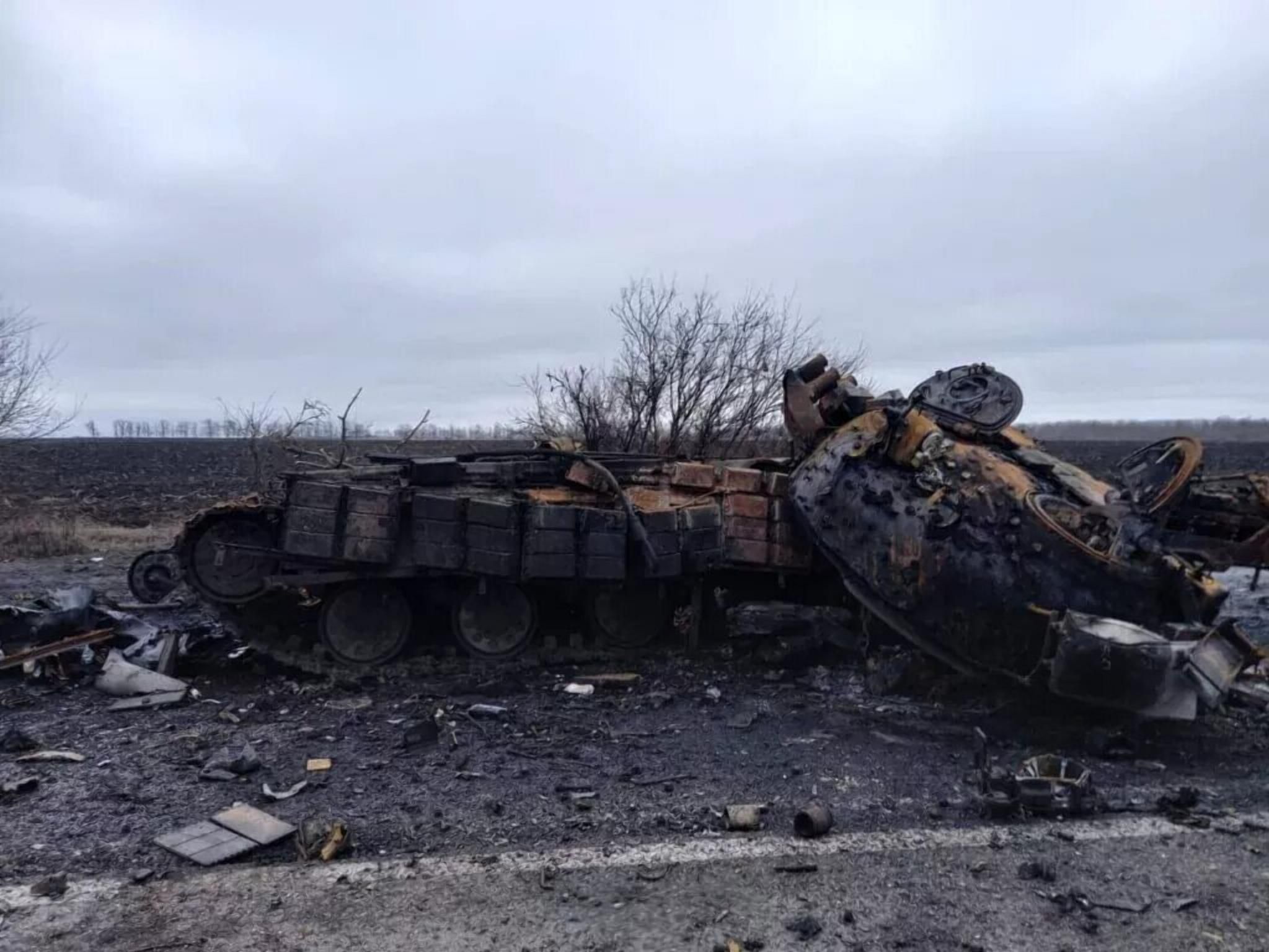 Вдале полювання: "тридцятка" перетворила черговий танк окупантів на купу обгорілого брухту - 24 Канал Вдале полювання: "тридцятка" перетворила черговий танк окупантів на купу обгорілого брухту - 24 Канал