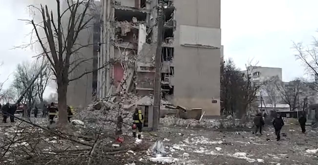 Під завалами гуртожитка в Чернігові виявили 5 тіл: з них 3 дітей - 24 Канал Під завалами гуртожитка в Чернігові виявили 5 тіл: з них 3 дітей - 24 Канал