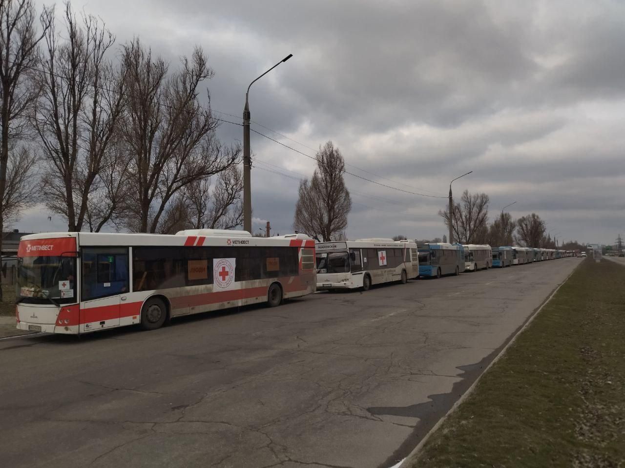 У Запоріжжі зустріли колону з Маріуполя - 24 Канал