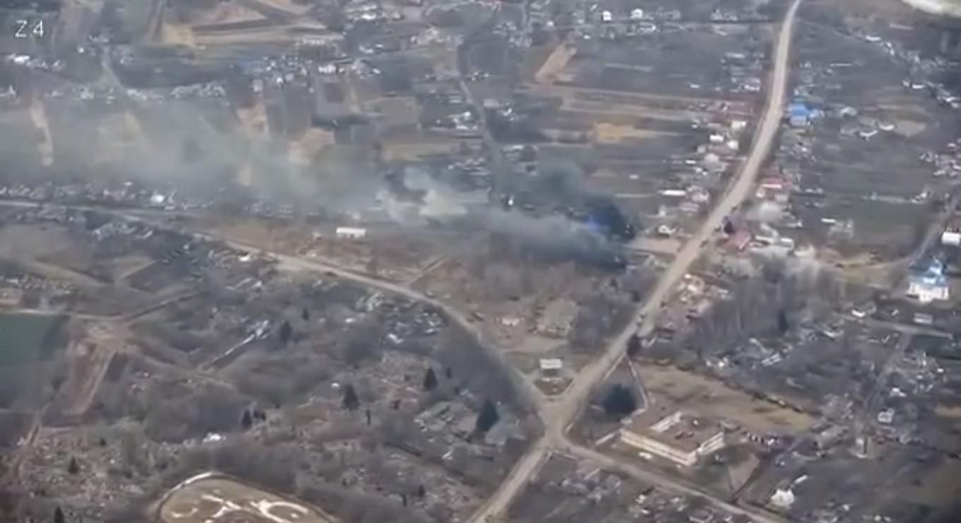 Украинский "Аист" обнаружил вражеский "Бук" и навел на него артиллерию: видео уничтожения врагов Украинский "Аист" обнаружил вражеский "Бук" и навел на него артиллерию: видео уничтожения врагов