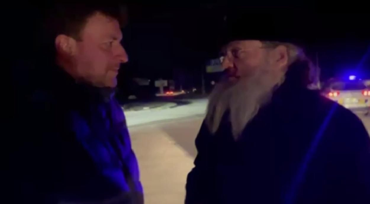 В Запорожье встретили колонну с эвакуированными жителями Бердянска В Запорожье встретили колонну с эвакуированными жителями Бердянска