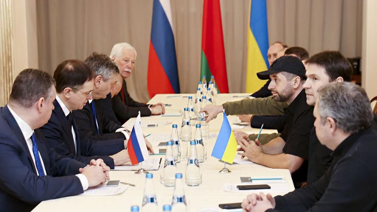 Росія лиш прикидається, що веде переговори з Україною, – МЗС Франції - 24 Канал