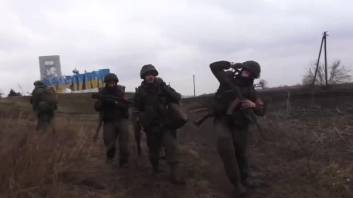 Навіть росіяни поводяться адекватніше, ніж колишні українці з ОРДЛО, – розповідь евакуйованого - 24 Канал Навіть росіяни поводяться адекватніше, ніж колишні українці з ОРДЛО, – розповідь евакуйованого - 24 Канал