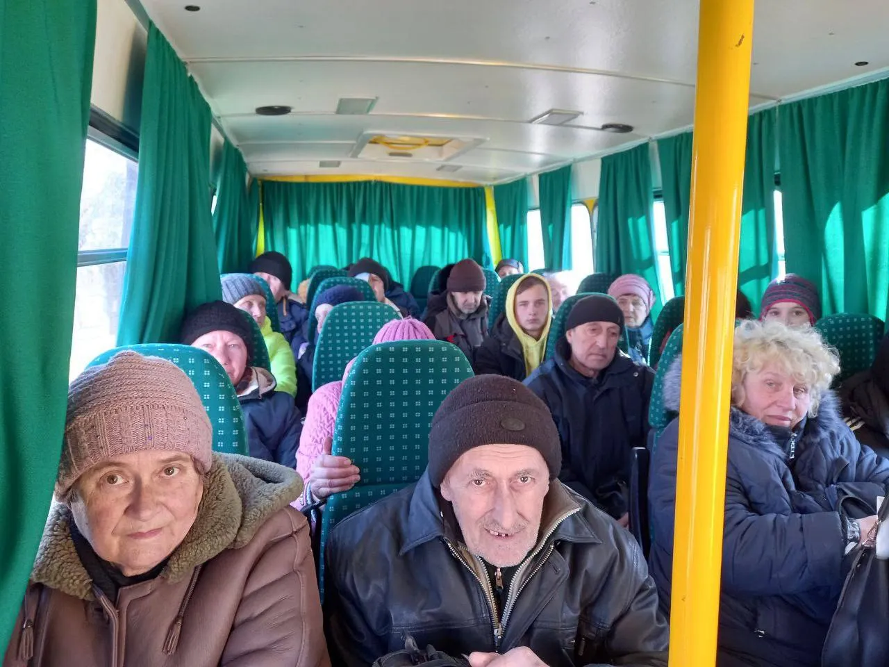 Людей евакуювали з сіл, що на Миколаївщині Людей евакуювали з сіл, що на Миколаївщині