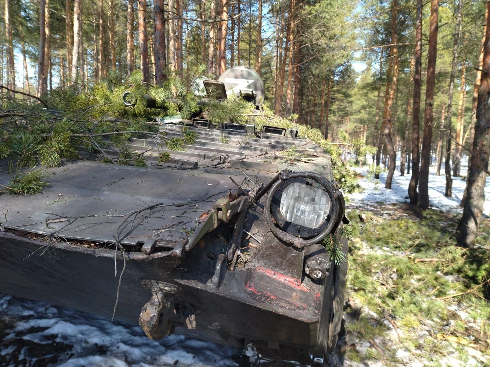 Росіяни ганебно повтікали під час бою з Закарпатським легіоном, покидавши техніку - 24 Канал