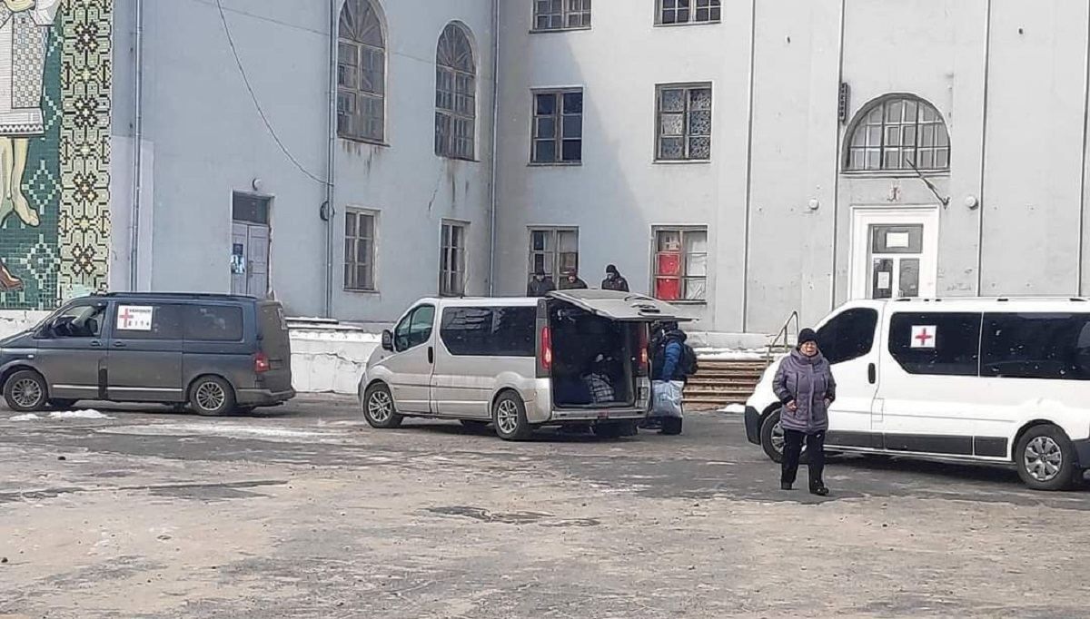 За 21 день війни з Луганщини евакуйовано 11 тисяч людей За 21 день війни з Луганщини евакуйовано 11 тисяч людей