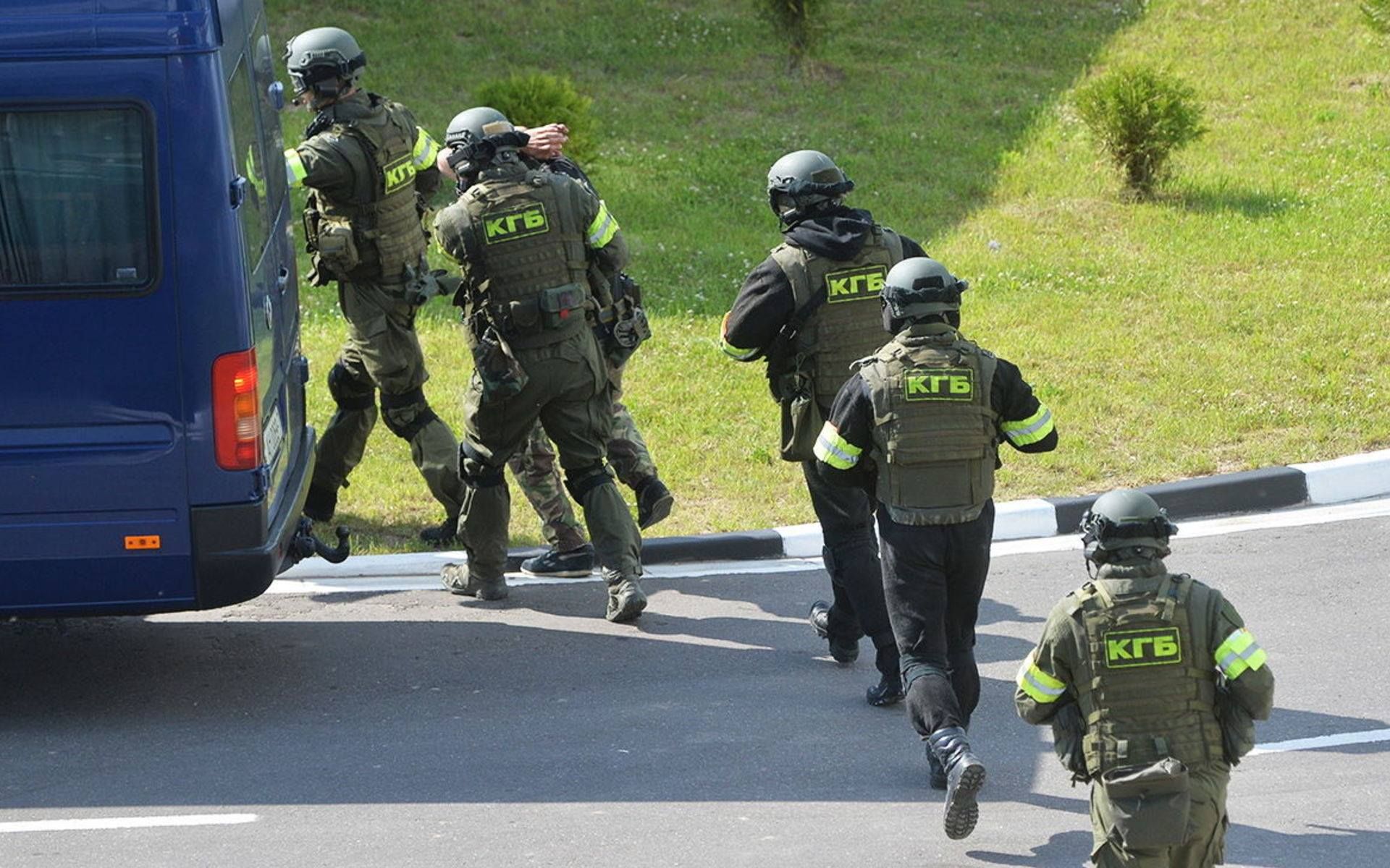 В КГБ Беларуси говорят, что предотвратили теракт с подрывом российской военной техники В КГБ Беларуси говорят, что предотвратили теракт с подрывом российской военной техники