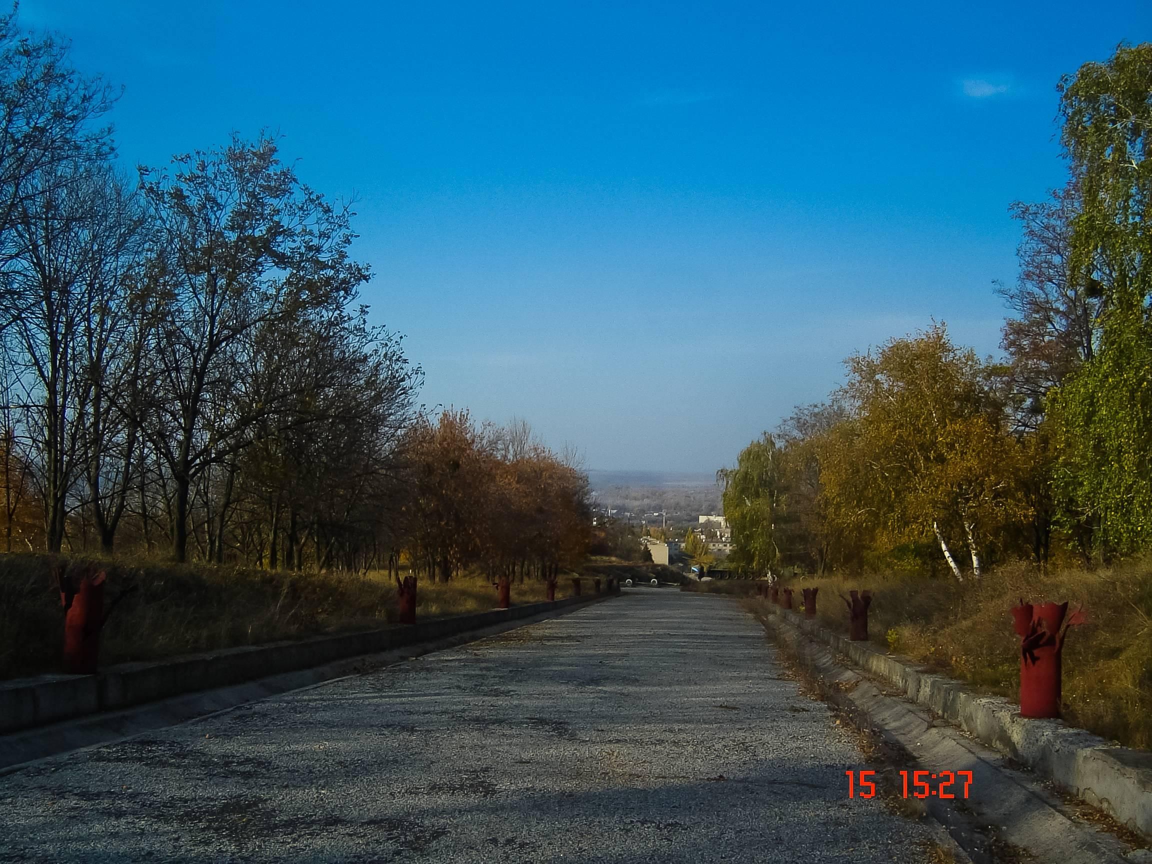 Окупанти зруйнували меморіал пам'яті Другої світової в Ізюмі - 24 Канал Окупанти зруйнували меморіал пам'яті Другої світової в Ізюмі - 24 Канал