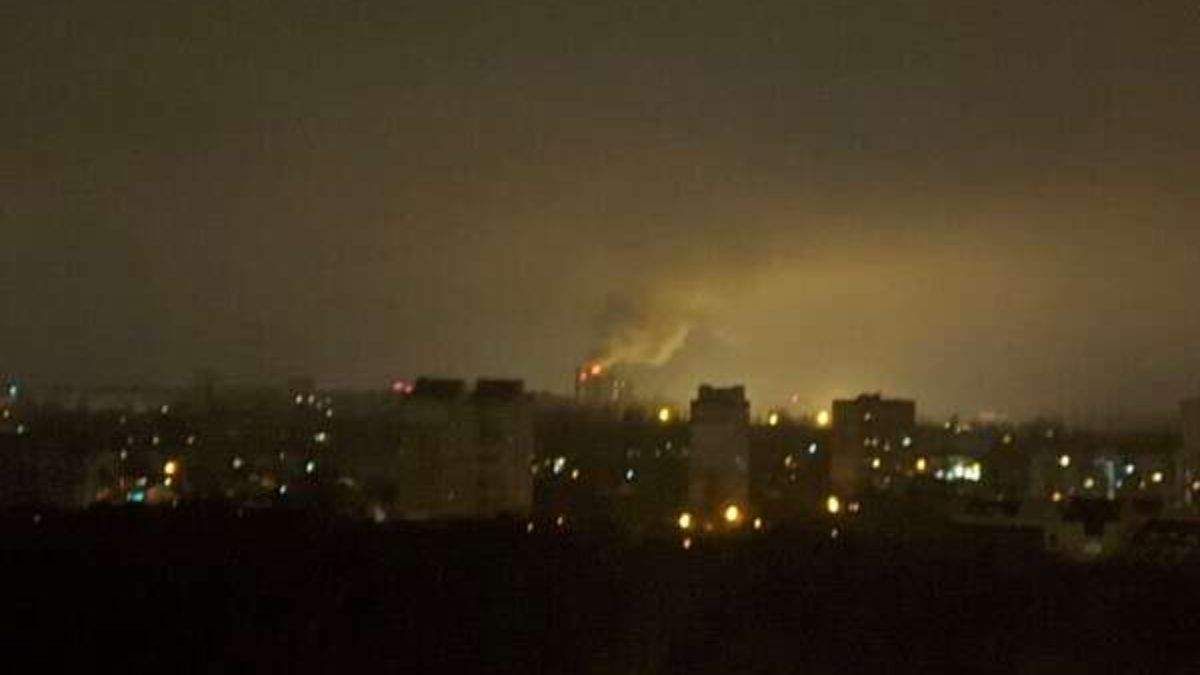 Повибивало шибки, дітей у гуртожитках попривалювало вікнами: наслідки обстрілів у Запоріжжі - 24 Канал Повибивало шибки, дітей у гуртожитках попривалювало вікнами: наслідки обстрілів у Запоріжжі - 24 Канал