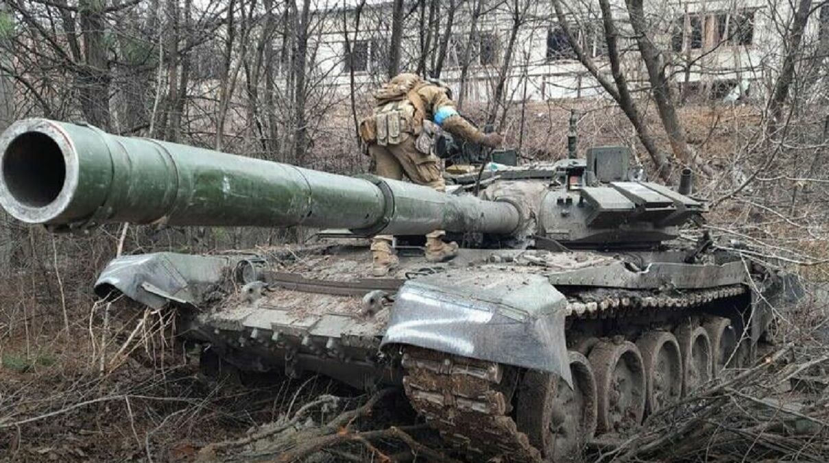 Білоруських військових використовують як чорноробів для чищення російських танків - 24 Канал Білоруських військових використовують як чорноробів для чищення російських танків - 24 Канал