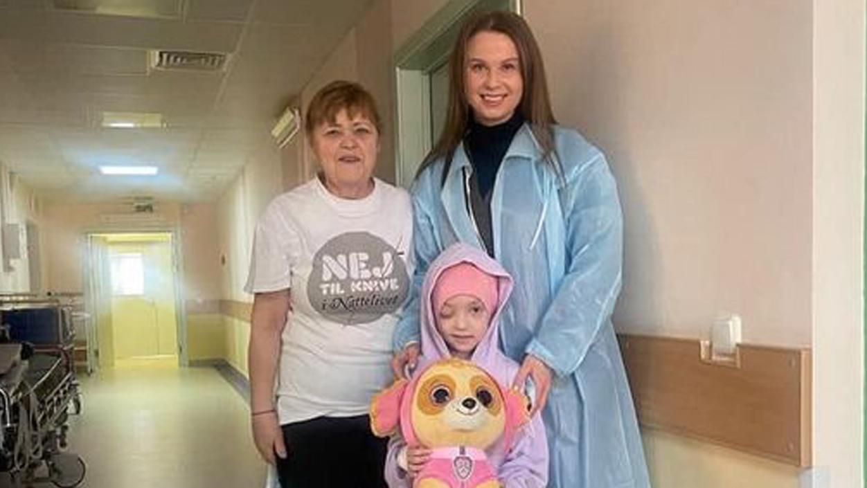 Дитину прооперували: історія порятунку дівчинки, чиїх батьків і братика вбили окупанти - 24 Канал Дитину прооперували: історія порятунку дівчинки, чиїх батьків і братика вбили окупанти - 24 Канал