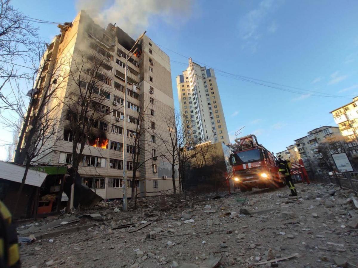У Києві ворог обстріляв житловий квартал у Подільському районі - 24 Канал