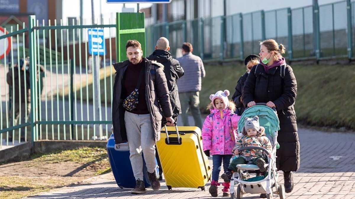 Кількість українців, які рятуються в Польщі від війни, перевищило 2 мільйони - 24 Канал