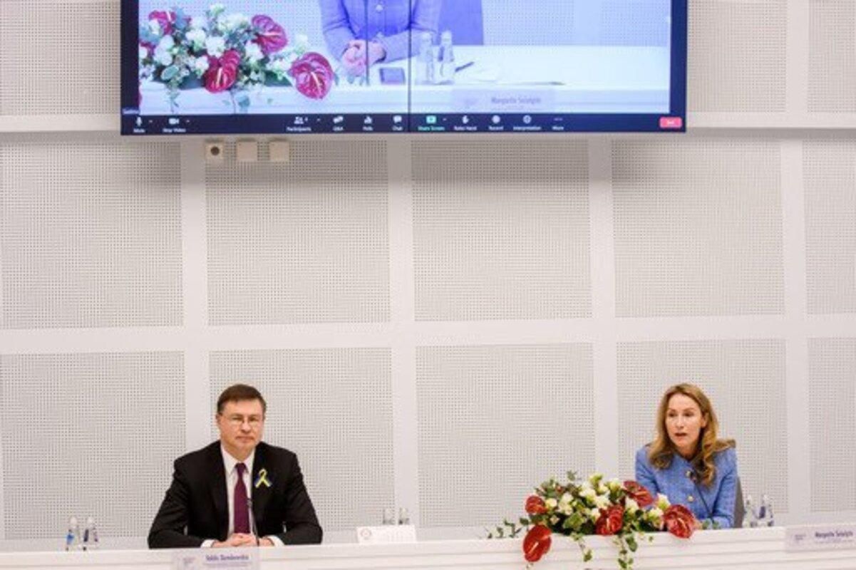 Україна отримає 300 мільйонів євро макрофінансової допомоги від ЄС - 24 Канал Україна отримає 300 мільйонів євро макрофінансової допомоги від ЄС - 24 Канал