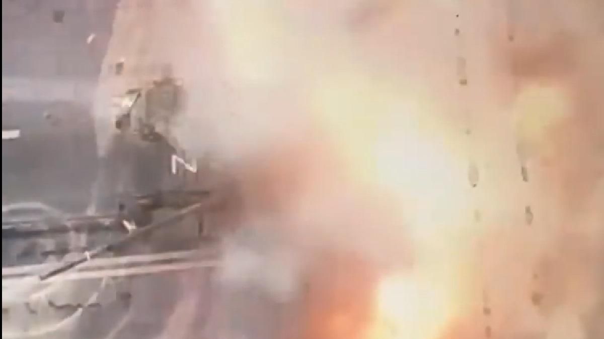 Оккупант не успел спастись от удара ВСУ: эпическое видео Оккупант не успел спастись от удара ВСУ: эпическое видео