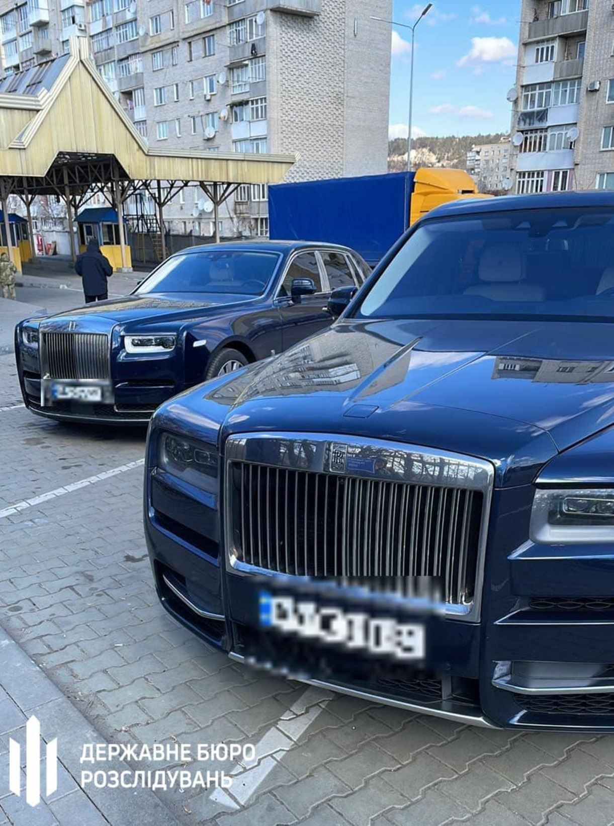 Из Украины пытались вывезти автомобили Rolls-Royce родственника экс-президента России Медведева