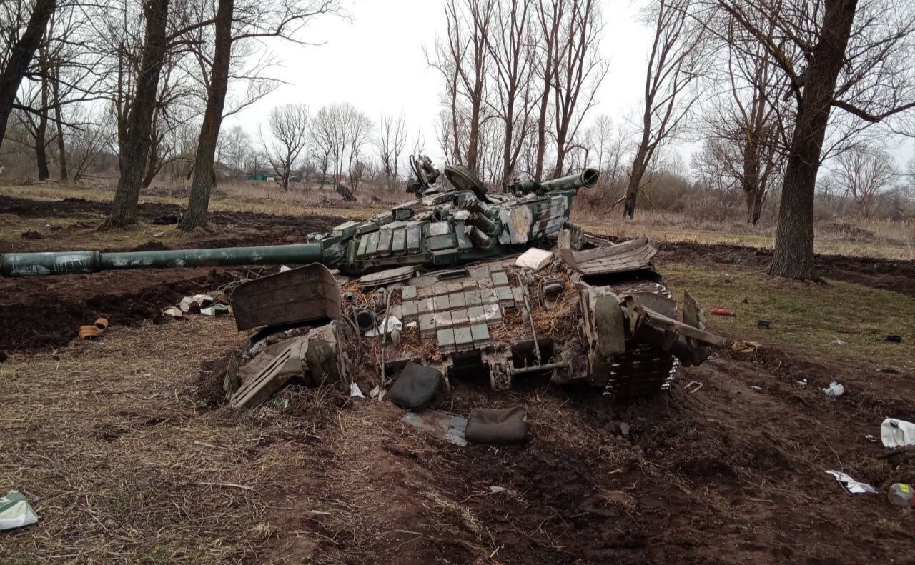 Россияне потеряли 8 танков и 11 БМП и взвод пехоты при попытке прорыва на востоке