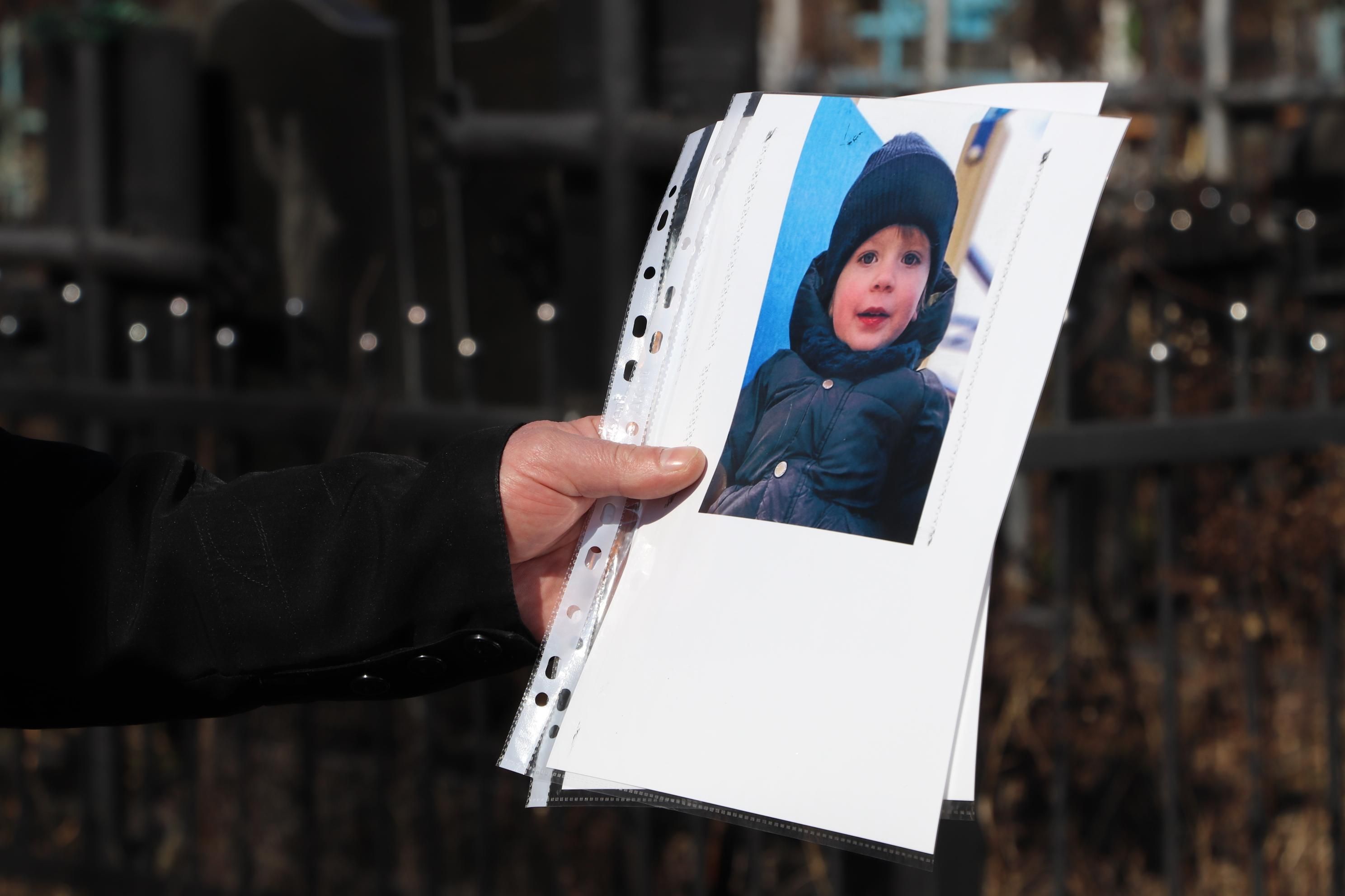 Как прощались с двухлетним Степаном, погибшим из-за обстрела россиянами села Новые Петровцы