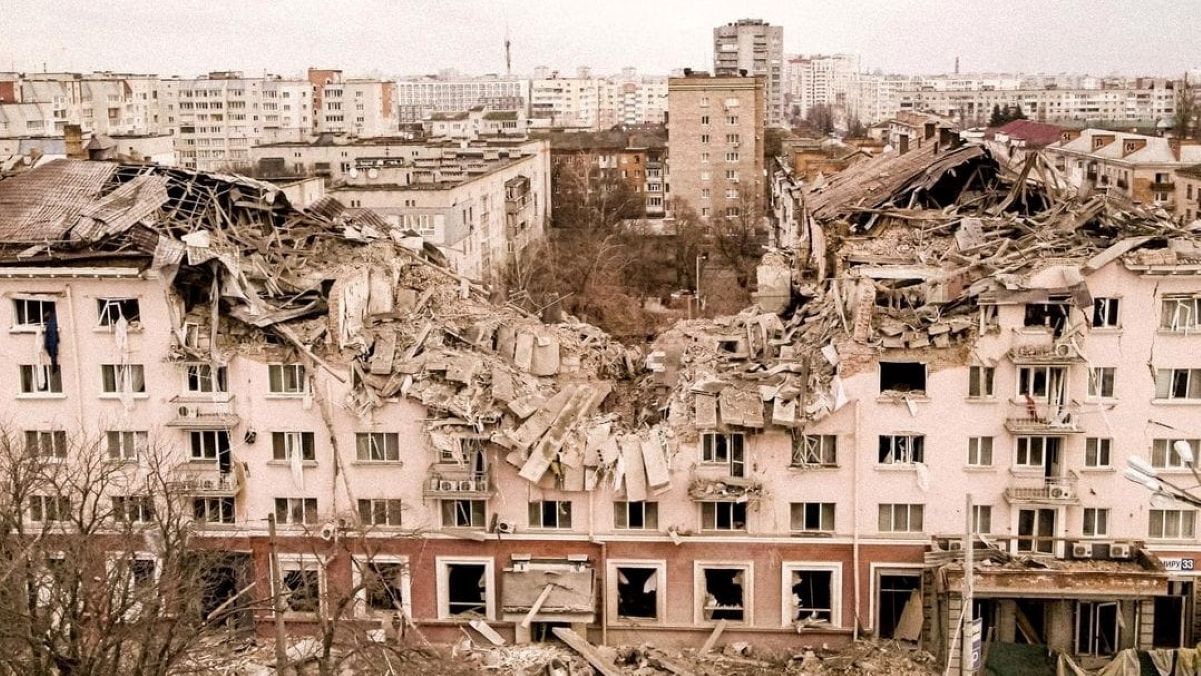 Российские оккупанты в Чернигове продолжают воевать против женщин и детей Российские оккупанты в Чернигове продолжают воевать против женщин и детей