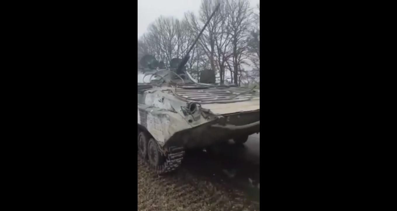 Россияне бросили в Черниговской области боеспособную технику, чтобы не попасть под обстрелы Россияне бросили в Черниговской области боеспособную технику, чтобы не попасть под обстрелы