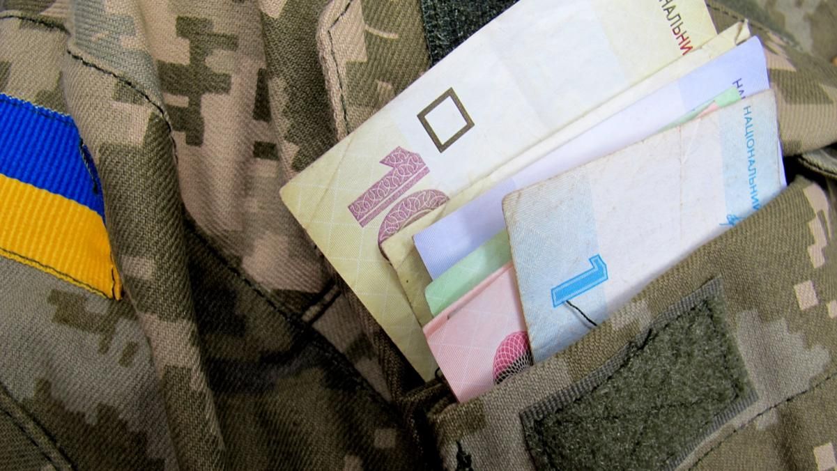 Додаткові виплати під час війни: скільки можуть отримати військові за місяць - 24 Канал Додаткові виплати під час війни: скільки можуть отримати військові за місяць - 24 Канал