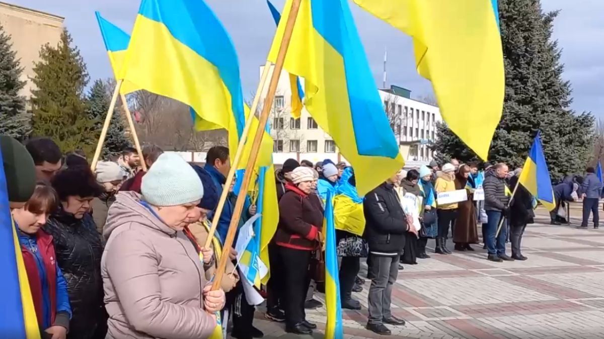 В Херсонской области люди продолжают выходить на митинги против оккупантов