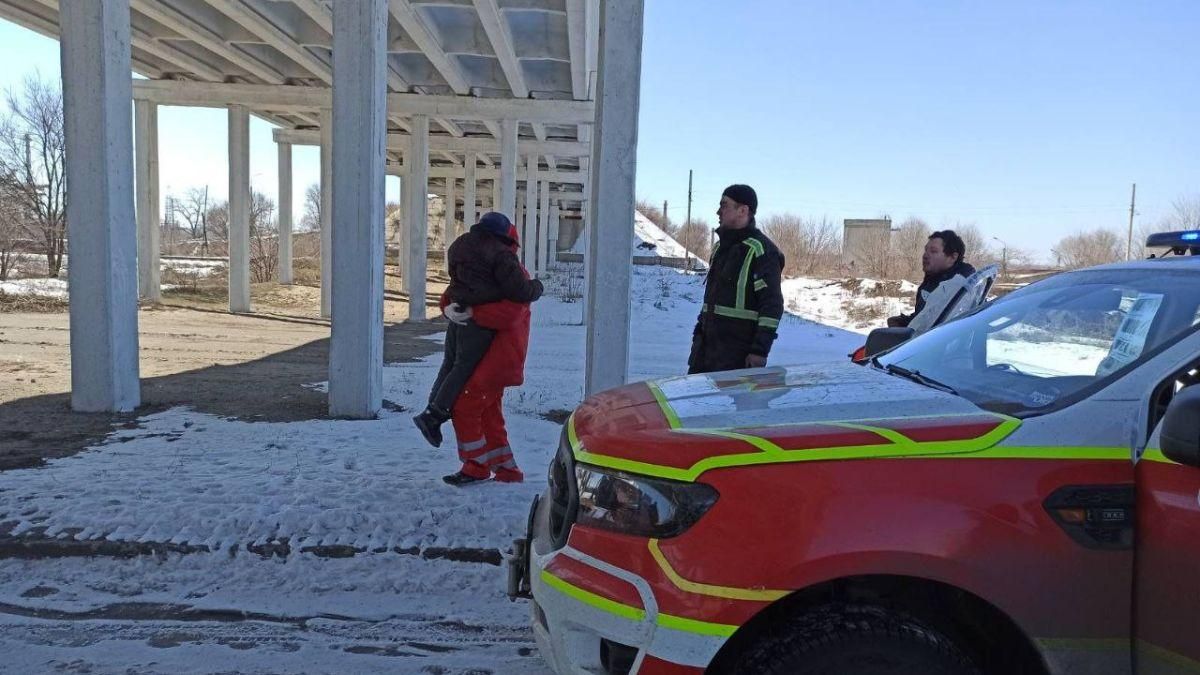 Через обстріли окупантів в Рубіжному загинули 2 дітей: ще одну врятовано - 24 Канал Через обстріли окупантів в Рубіжному загинули 2 дітей: ще одну врятовано - 24 Канал