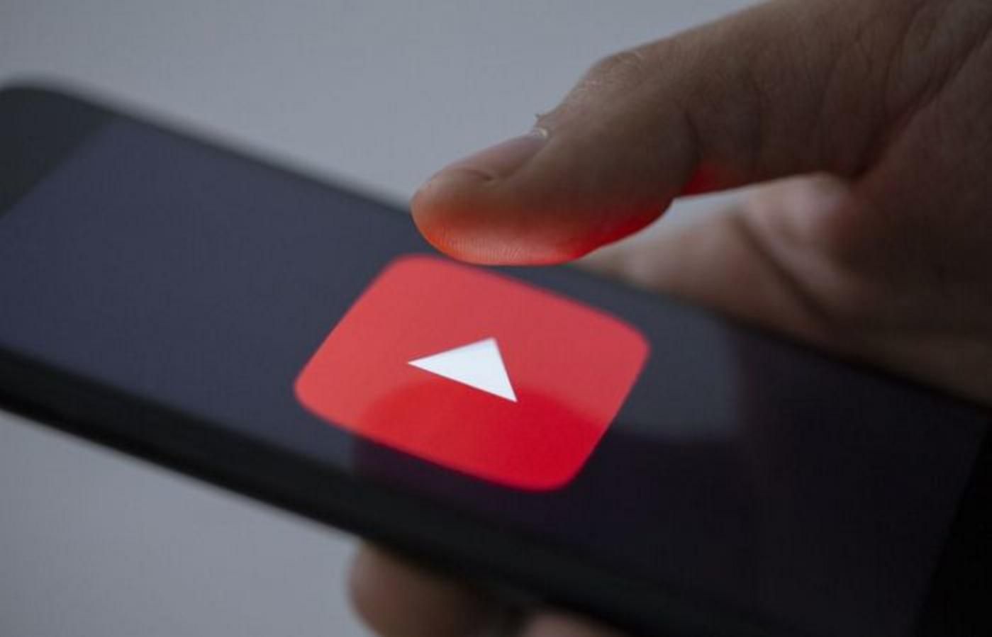 "Роскомнагляд" звинувачує YouTube у цензурі: скиглять про дискримінацію та жаліються у Google - 24 Канал