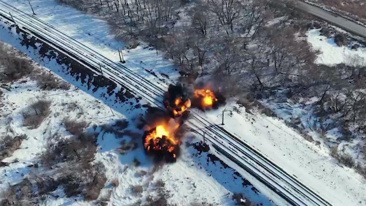 Українські військові підірвали залізничний міст: ним окупанти хотіли підвозити боєприпаси - 24 Канал Українські військові підірвали залізничний міст: ним окупанти хотіли підвозити боєприпаси - 24 Канал