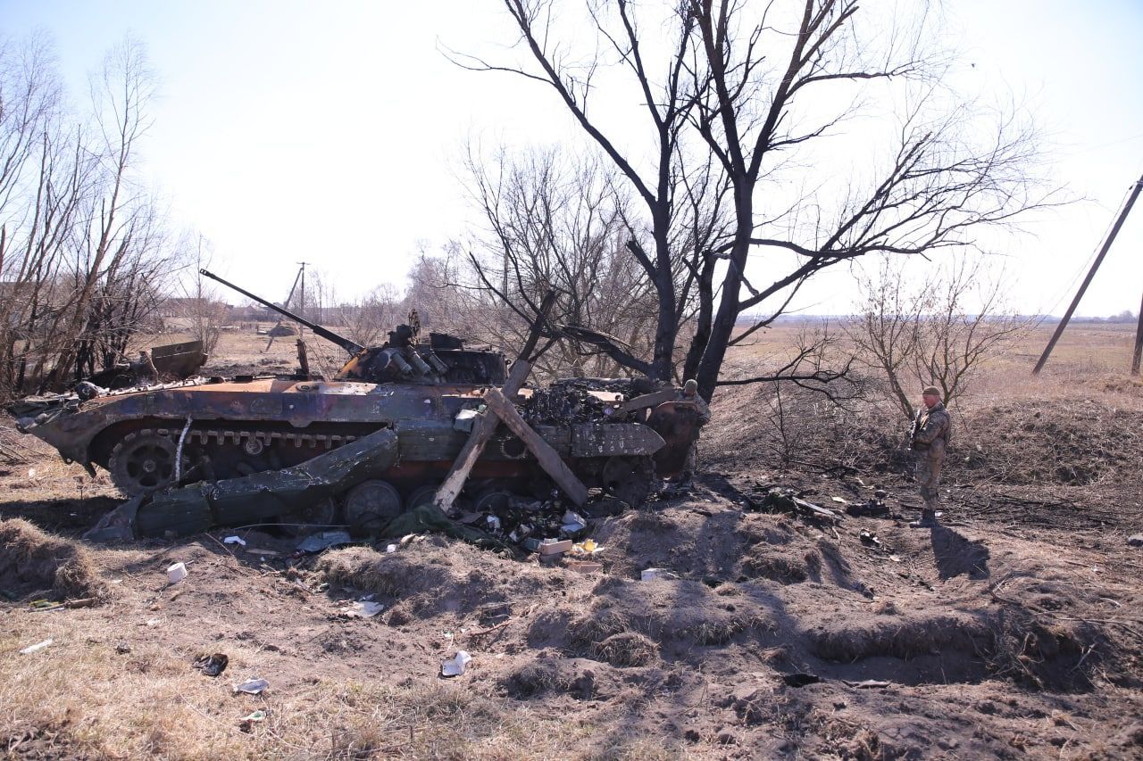 Елітна російська частина: біля Броварів знайшли цікаві документи знищених окупантів - 24 Канал