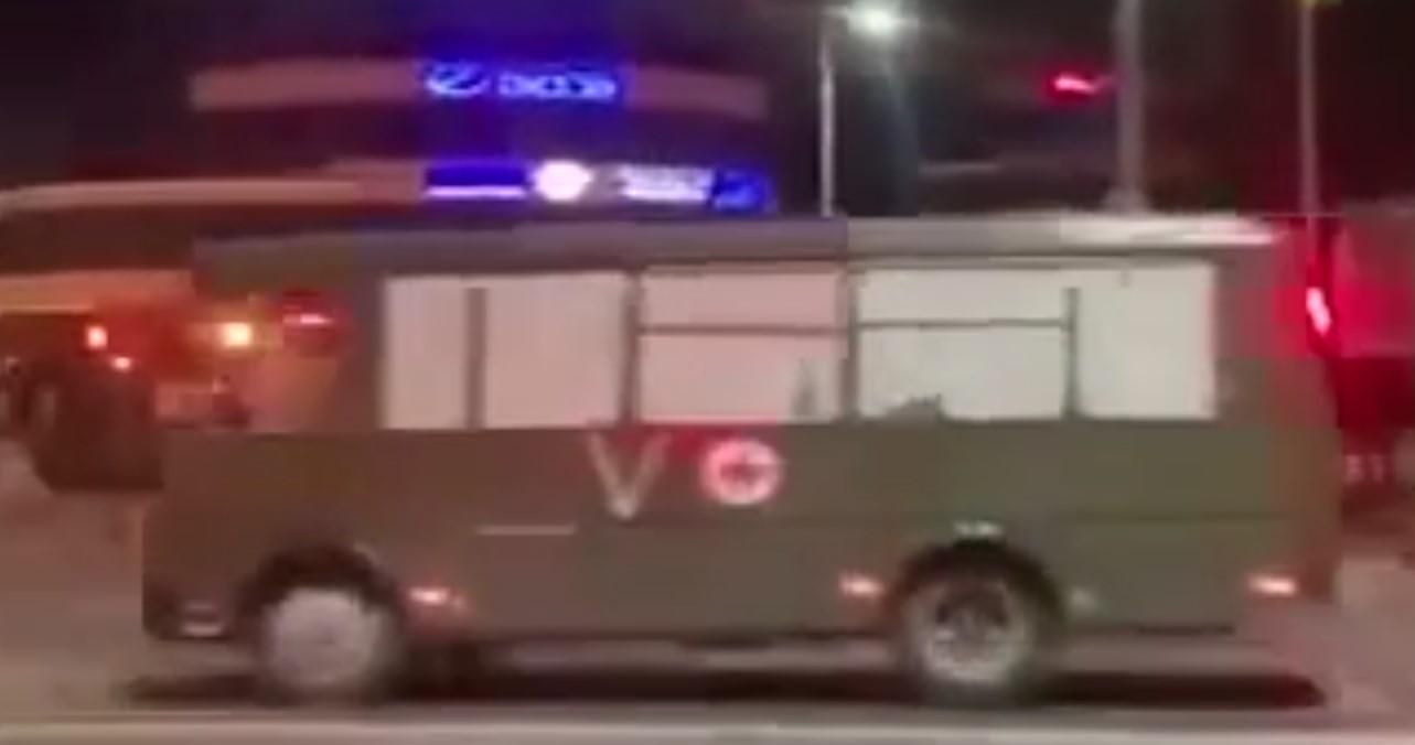 Вивезли до Росії 2 500 трупів: у білоруському Гомелі зафільмували колони з окупантами - 24 Канал Вивезли до Росії 2 500 трупів: у білоруському Гомелі зафільмували колони з окупантами - 24 Канал