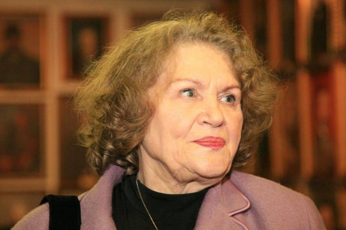 Зеленський привітав з днем народження Ліну Костенко: зачитав її вірш - 24 Канал Зеленський привітав з днем народження Ліну Костенко: зачитав її вірш - 24 Канал