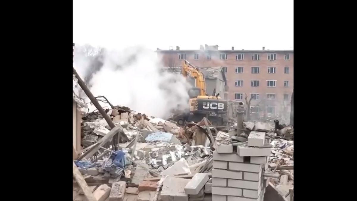 Суми стали одним з перших міст, куди прилетіли ракети: відео руїн, які залишає по собі ворог - 24 Канал Суми стали одним з перших міст, куди прилетіли ракети: відео руїн, які залишає по собі ворог - 24 Канал