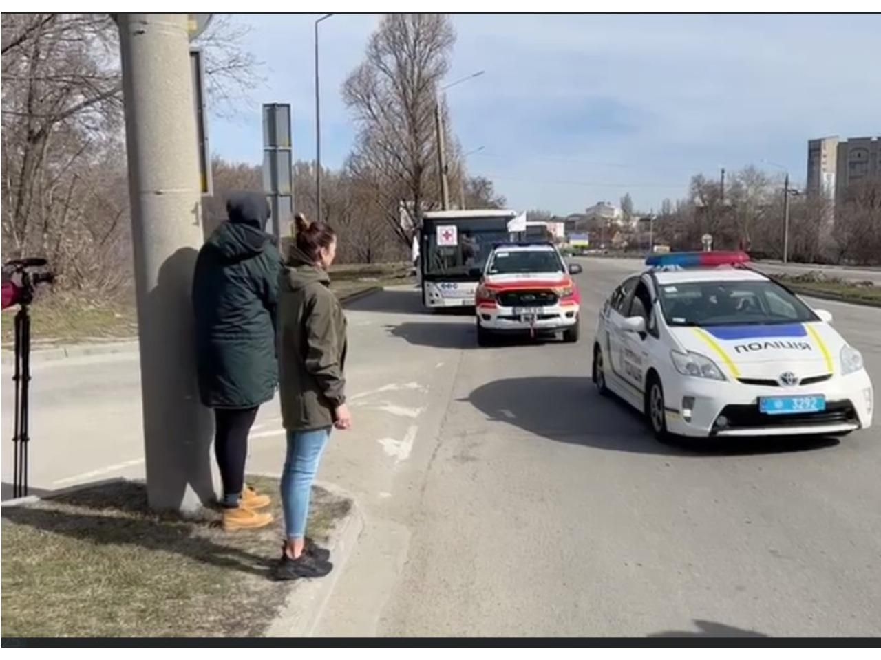 Без тиші: за тиждень з Маріуполя на приватному транспорті евакуювались понад 39 тисяч людей - 24 Канал