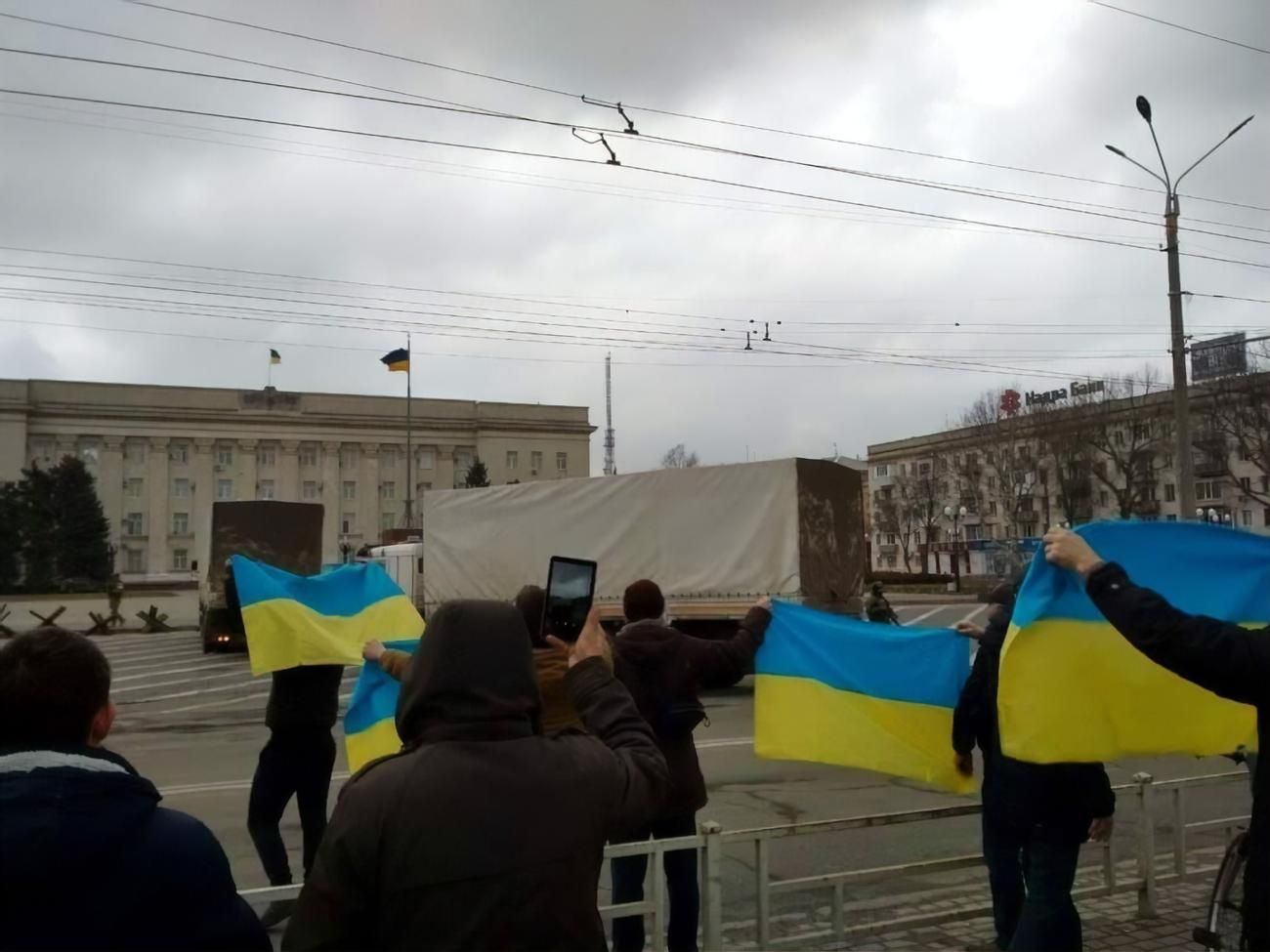 Херсон без дитячого харчування, памперсів і бензину – мер просить гумкоридору - 24 Канал