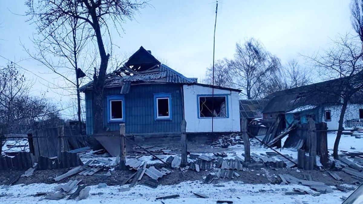 Орки кинули гранату в мирних жителів Тростянця: двоє чоловіків загинули - 24 Канал