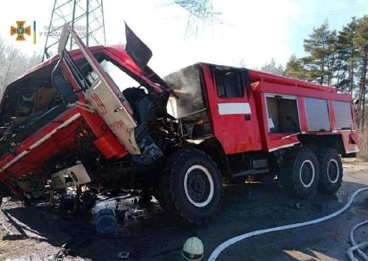 Российские оккупанты взорвали авто Службы спасения Киевщины