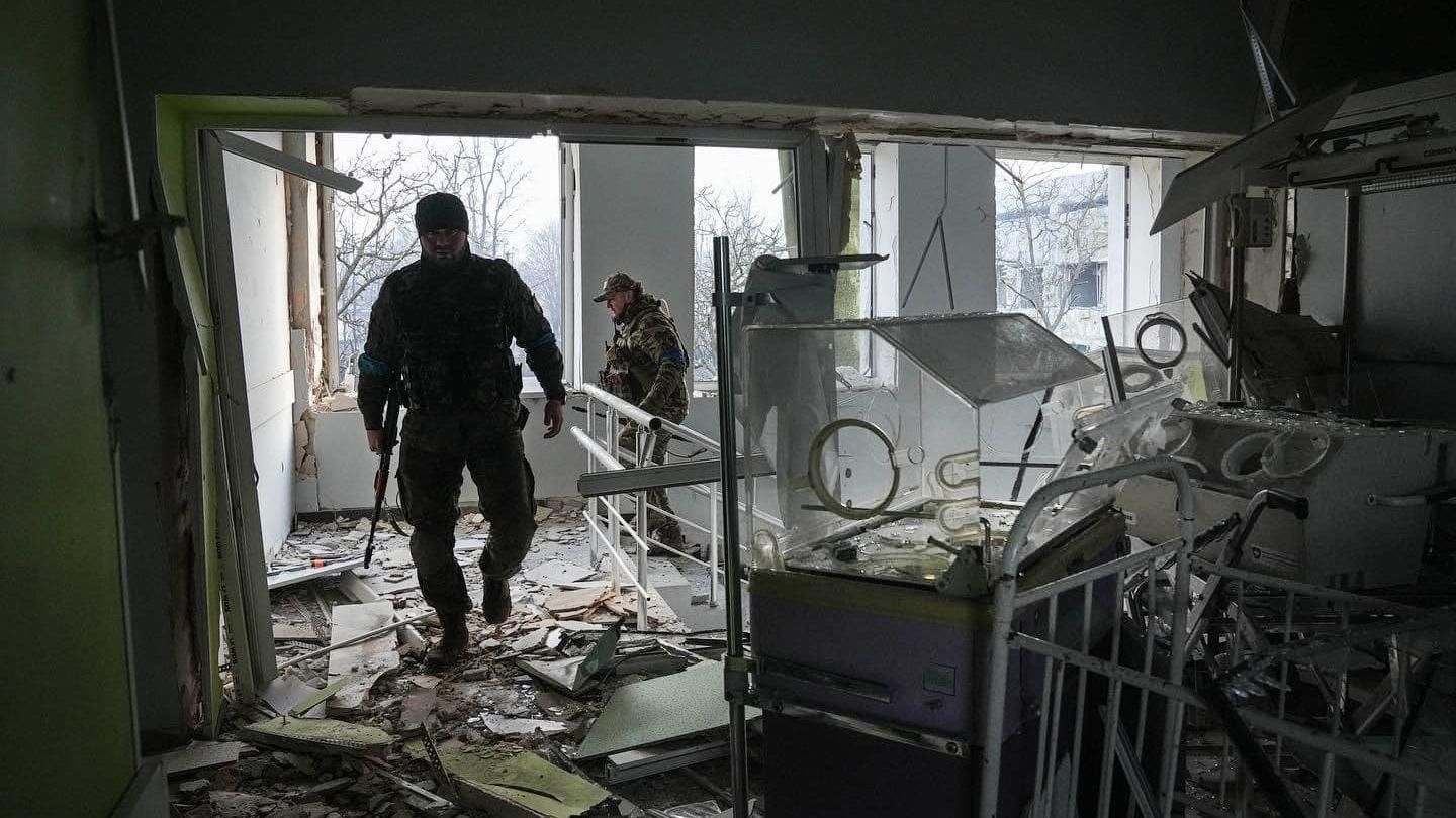 Російські літаки кожні 10 – 15 хвилин скидають нові авіабомби на Маріуполь - 24 Канал Російські літаки кожні 10 – 15 хвилин скидають нові авіабомби на Маріуполь - 24 Канал