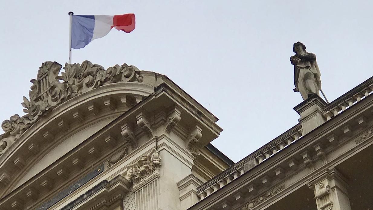 Франция заморозила активы Центробанка России на 22 миллиарда евро