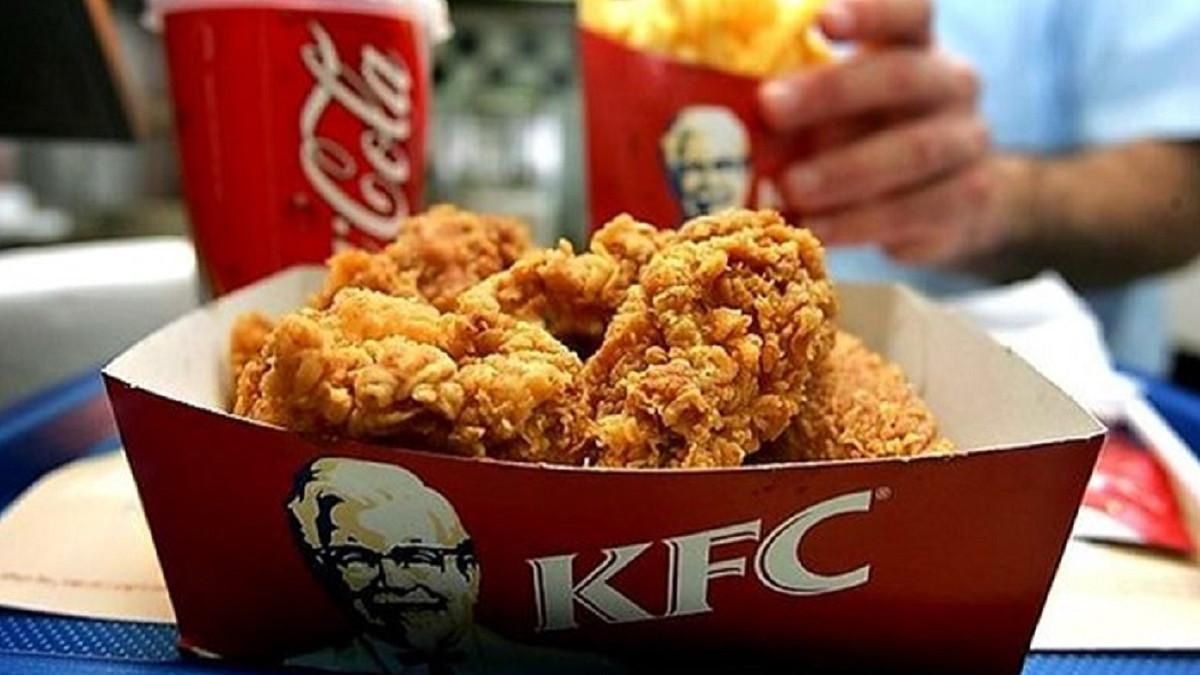 У ресторанах KFC в Росії закінчується цукор: фотодоказ - 24 Канал У ресторанах KFC в Росії закінчується цукор: фотодоказ - 24 Канал