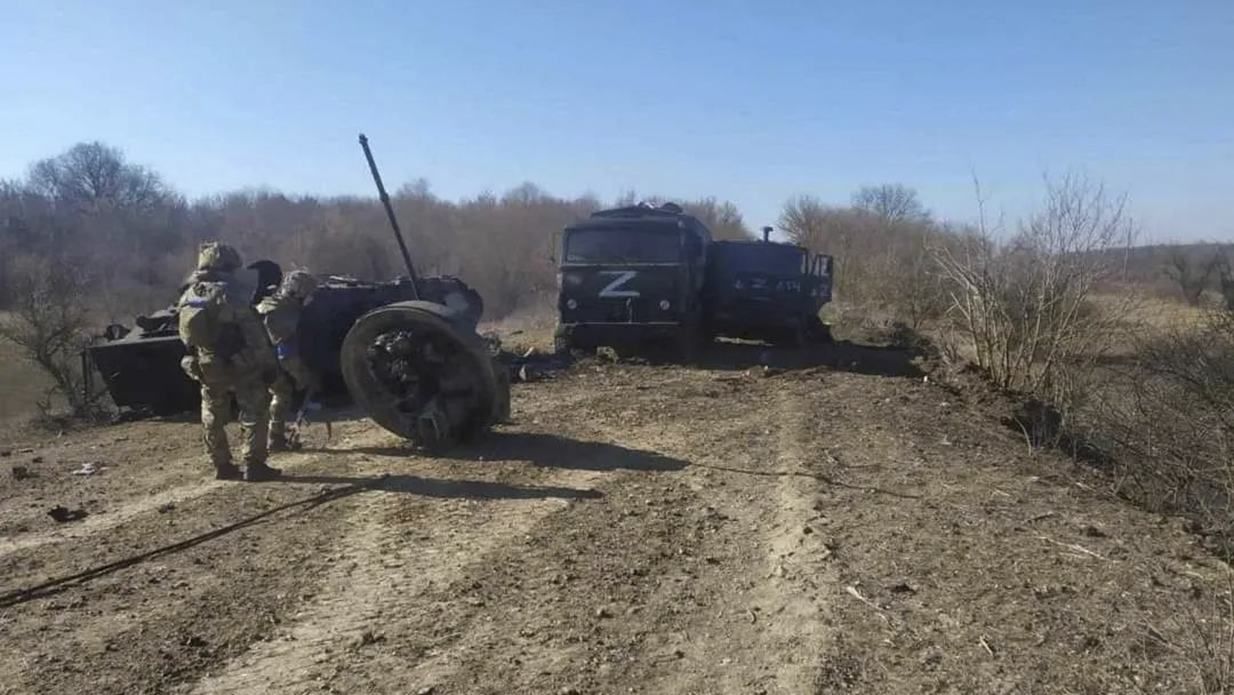 Під Сумами російську колону перетворили на металобрухт - 24 Канал