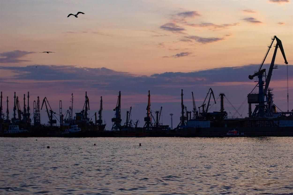 Из бердянского морского порта, который оккупировали российские войска, исчезли 5 кораблей Из бердянского морского порта, который оккупировали российские войска, исчезли 5 кораблей