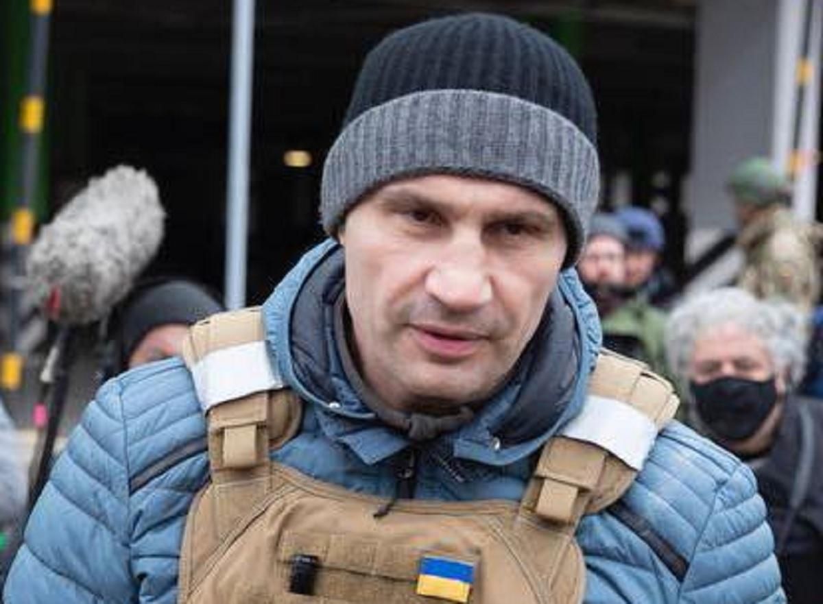 Кличко поздравил коммунальщиков с профпраздником и поблагодарил за работу в условиях обстрелов Кличко поздравил коммунальщиков с профпраздником и поблагодарил за работу в условиях обстрелов