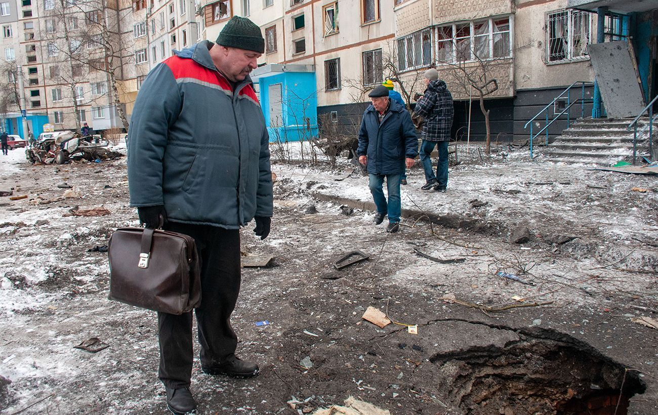 Попри обстріли харків'яни кожен день відновлюють своє місто, – промовисте відео - 24 Канал