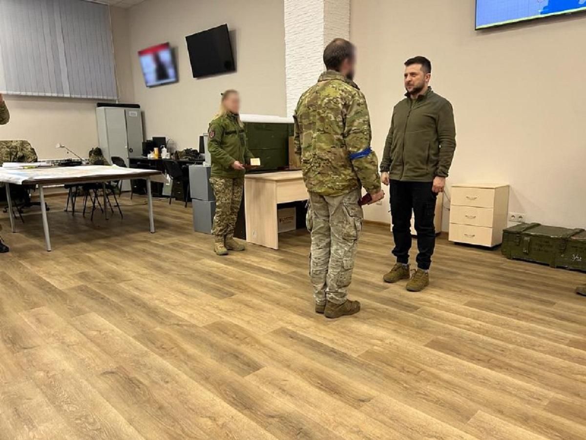 Глаза и уши нашего государства, – Зеленский наградил разведчиков Глаза и уши нашего государства, – Зеленский наградил разведчиков