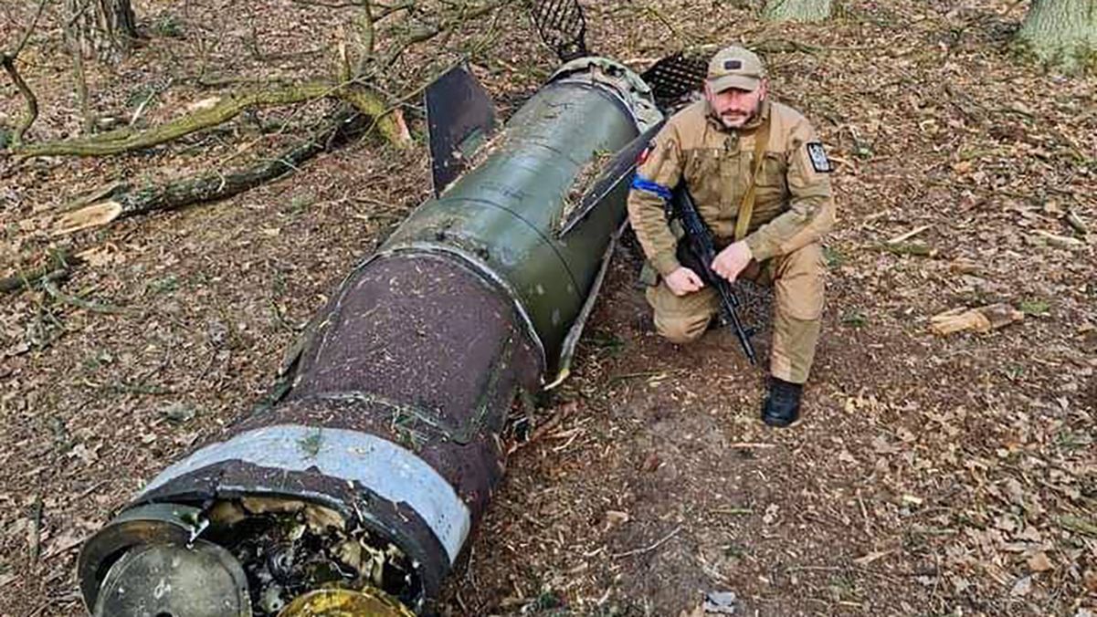 Летіла на мирних жителів: ЗСУ збили ще одну ракету "Точка-У" - 24 Канал