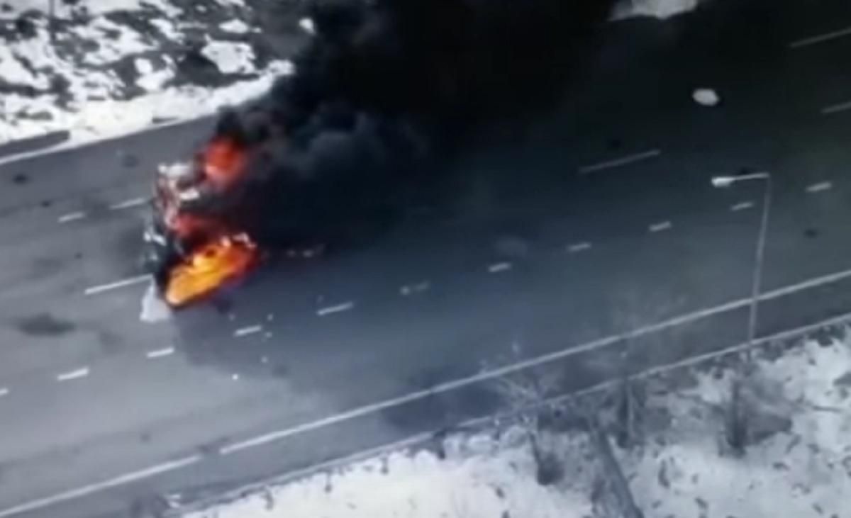 "Гори-гори ясно": ЗСУ продовжують нищити колони забезпечення російських окупантів - 24 Канал "Гори-гори ясно": ЗСУ продовжують нищити колони забезпечення російських окупантів - 24 Канал