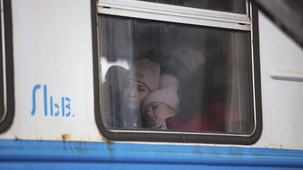 Укрзализныця запускает челночные рейсы Дарница – Святошин Укрзализныця запускает челночные рейсы Дарница – Святошин